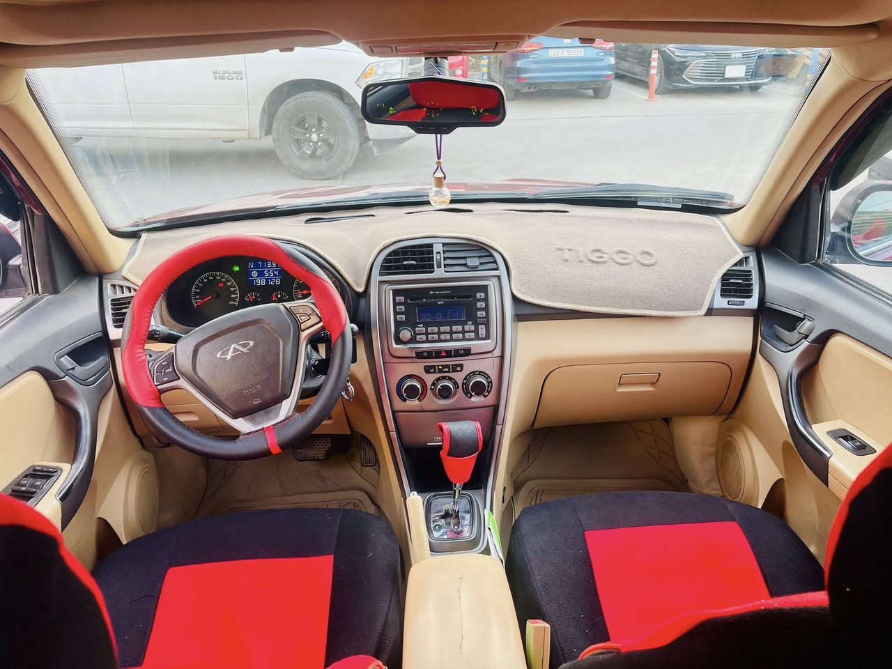 سلام عليكم 
تيكو 2013 للبيع 
مع صور فيديو توضيح للسياره 
سياره جاهزه من مكينه كير تبريد تخم تاير  كله تمام 
        بسمي  تحويل مباشر  اي مكان تحب مشروع وطني   
مكانه بغداد الصالحيه 
 هاتف ‭0 770 409 1344‬         سعر 55$
