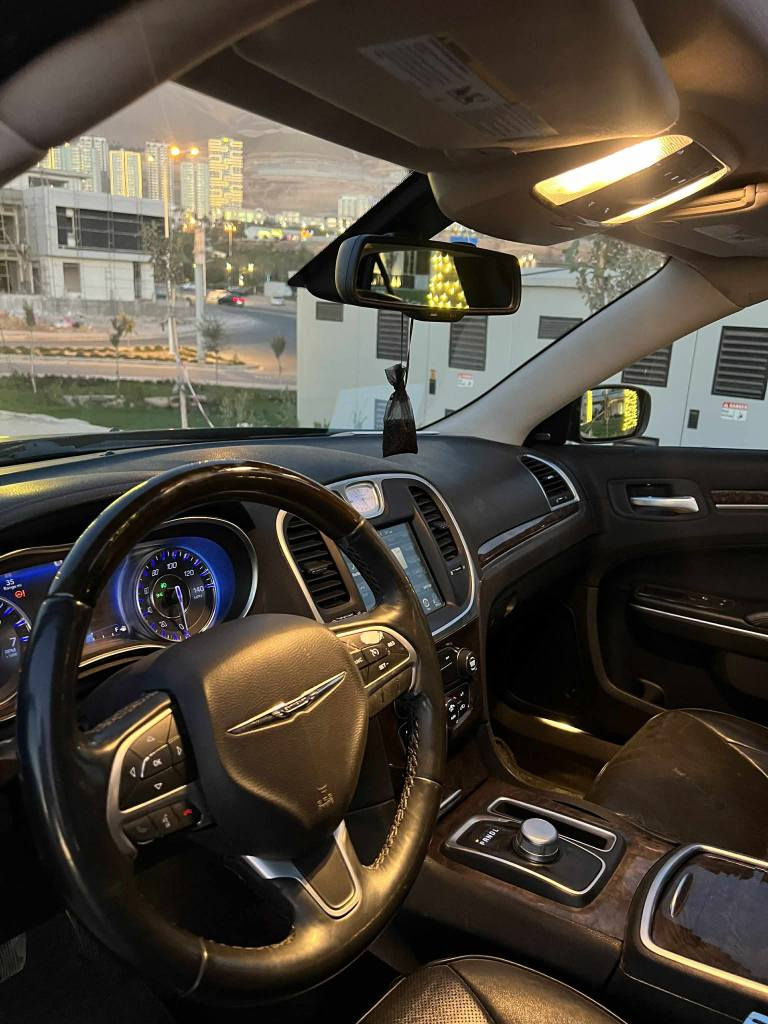 سڵاوهاوریان ئۆبامە لیزەر دووبەی مۆدیل 2016c فول ول بانۆراما کوشن گەرموو سارد هەموو شوینی وەک شەریکە ماوەتەوە بی بارجە گۆران بی دەعمی قورس تەنها سی بارجە بۆیاخی ئەوروبا بۆنیتەکەی جاملخیکی سنوق سەیارەکە گیروو مەکەکینەی بەشەرتی سەت فیتەر نەکراوەتەوە هەموو گیانی عیش دەکات سعری 88 مەحمەلەکی برایانە ز.م *********** تکایە باس جواب تیل ئەدەماوە السليمانية, العراق
