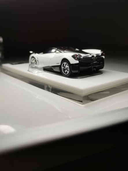 Bagani Huayra
1:64
By HKM PREMIUM 
*********** 📲
ملاحظة 🚫 ⛔ 
ذمة بركبتة الي ياخذ الصور انكسر ضهري 😭 
#tsar_store #diecast #bagani #huayra #luctury #عالم_المصغرات_والمجسمات #مصغرات #نماذج_مصغرة
