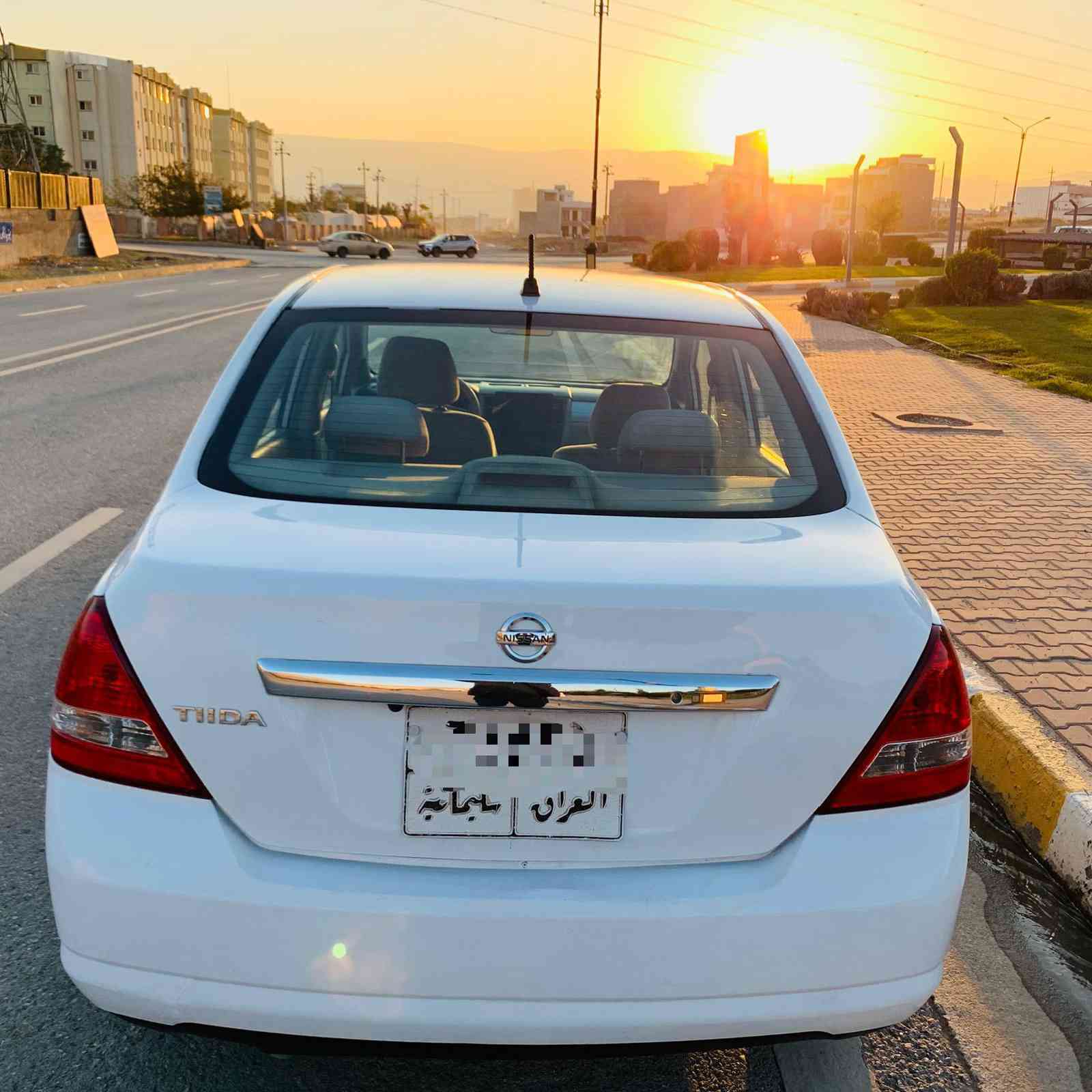 تیدا 2006 یابانی عەسڵی
ڕەقەم سلێمانی سەنەوی تا مانگی 9 تازەیە
سەیارەکە 4پارچەی بۆیاخە بێ لێدران 
یەک قرچی پێشو دوای هەیە
مەکینە گەورەیە گێڕو مەکینە بەشەرت هەڵمیشی نییە
شاشە ئایپاتوو کامێراییە نرخی 84 گەڵایە
شوێن سلێمانی 
***********
