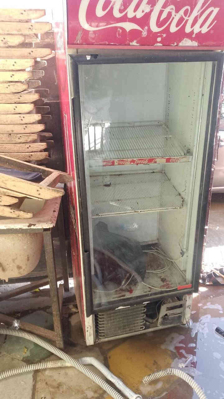 عني هذني الغراض كل وحده سعر واذا اجيت تاخذها شلع رح اداريك بالسعر *********** بي واتس اب
