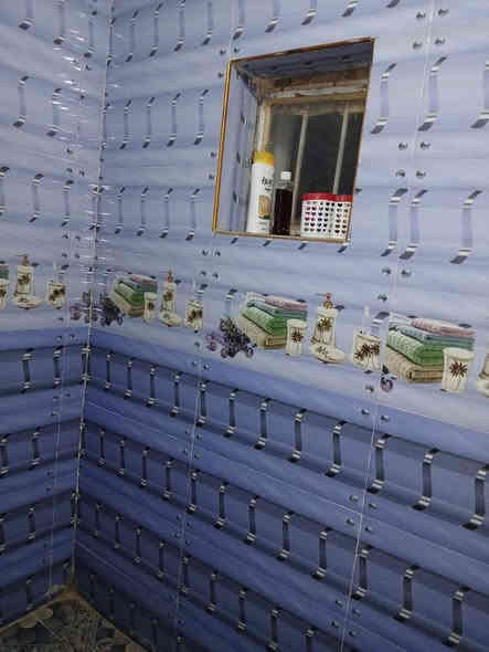 دار للبيع حي الوحدة الثانيه قرب روضة البيارق المساحه ١٧٠ الواجهه ٨ ونص نزال ٢٠  طابو صرف بأسمي  بناء طابقين ٢٠١٨
مرتفع متر عن الشارع بناء عكاده
الطابق الاول
غرفة نوم استقبال  صاله مطبخ حمام منور عدد٢ كما موضح في الصور
الطابق الثاني
غرفتين نوم  وصاله وصحيات  بالاضافه إلى سطحين كبير وصغير
للاستفسار  موبايل ***********
