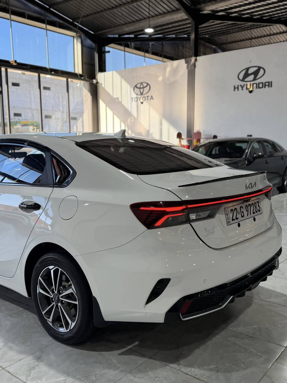 للبيع Kia K3 موديل 2024
مواصفات السيارة:
 • فتحة سقف
 • بصمة أبواب وتشغيل عن بعد
 • أوتو هولد
 • بك لابت متصل
 • تشغيل عن بعد
 • شاشة كبيرة تدعم Apple CarPlay
 • كشن جلد
 • هندبريك بصمة
 • كروز كنترول

ممشى السيارة: 59 ألف كم

السعر: 130$

📞 للاستفسار: ***********
📍 الموصل – مدينة المعارض الجديد
