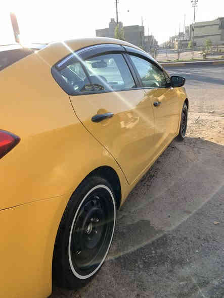 السلام عليكم فورتي 15 وارد امريكي مكينه دوش 1800 صدرها وتايراتها نص عمر حادثها مثل ماموضح بسونار سياره بيها 
مشكله بلكير بيها عته بين 40و60 خفيفه مكان سياره بغداد حي النصر رقم الموبايل *********** مامتواجد على فيس خابر وتدلل معروضه 107 وبيها مجال
