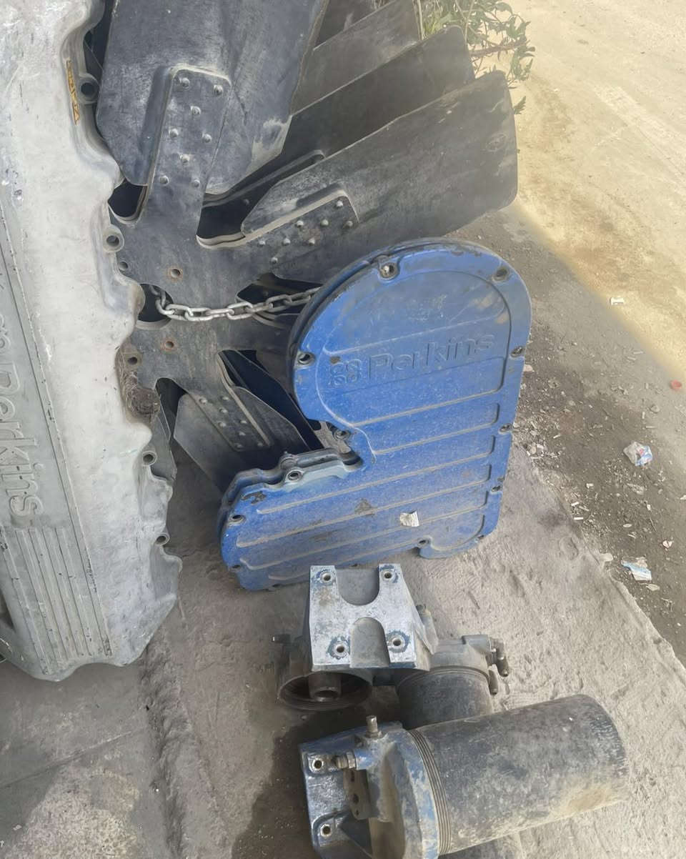 يتوفرجميع انواع  قطع غيار جديد ومستخدم بيركنز كتر كيواس/***********
