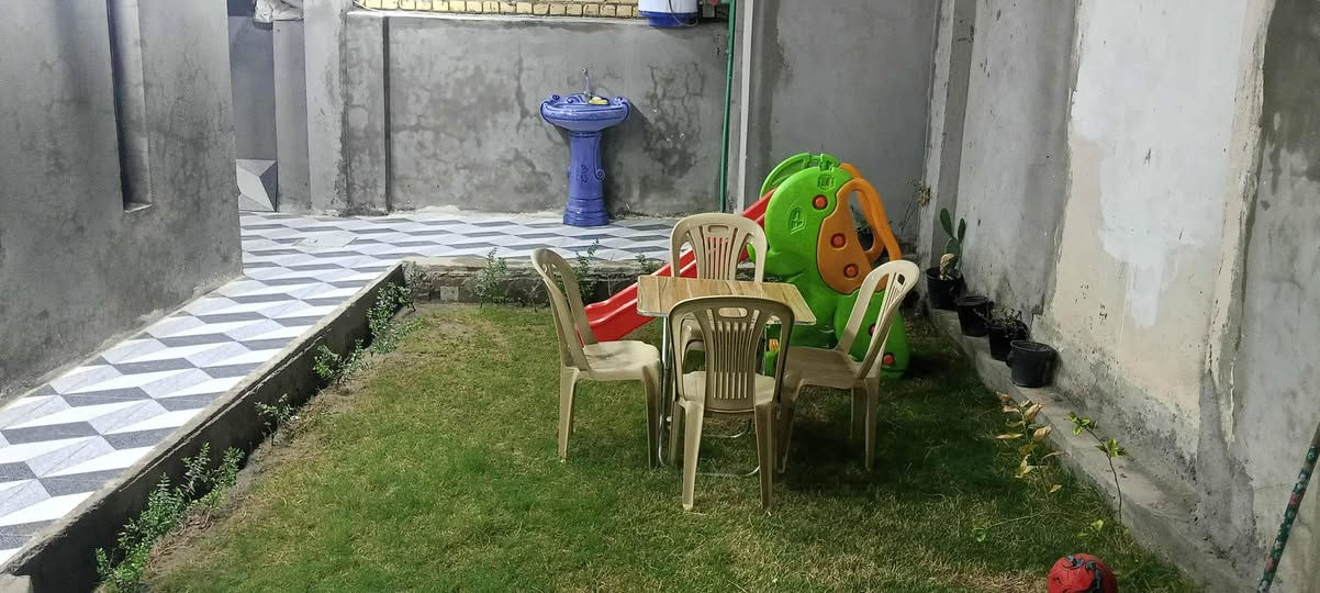 بيت للبيع طابو صرف 200م
الجمعيه شارع البو سيود قريب للشارع

طابقين

الأول غرفتين وصاله ومطبخ حار بار واستقبال وحديقة وطارمه وصحيات خارجية وداخليه 

الطابق الثاني اربع غرف نوم

***********
