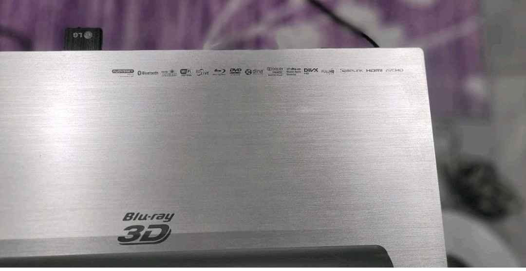 LG home cinema system 1460w. زور تازەیە دەنگی بەقوەتە دوانیان بە بلوتوتوث بە جیهازی دی ڤی دی رەبت دەبێت داوای 250 دۆلار و موعامەلە ئەگەر موشتەریت تێل بۆ ژمارە *********** السليمانية, العراق
