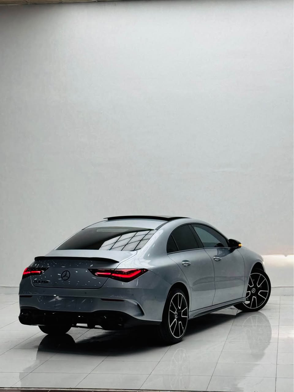 💥للبيع💥
‏ Mercedes Benz CLA 250 
‏ 🔥Body Kit AMG🔥
 موديل// ٢٠٢٥
ماشية// ١٥ الف ميل
حجم محرك// ٤ سلندر ٢٠ توربو🚀

❌ملاحظة/ ٣ قطع صبغ فقط بدون دواخل حادث خفيف💯

❌ارباك فقط سترين طاك و راجع شركة💯

💰سعر ٢٨٥ ورقة و بي مجال للشراي

☎️⬇️☎️
 ***********
 ***********

📍مكان سيارة/- اربيل شارع ١٠٠ م معرض فجر الخليج
مواصفات⬇️
بانوراما
حساسات امامي و خلفي
كاميرة خلفي دوارة
كشنات امامي تدفئة و خزن ميموري
سيستم سماعات صوت Brimbston
داخل سيارة بيبان Ambid light
بريك كهربائي
شحن وايرلس 
بعد بي مواصفات هواية.... أربيل, العراق
