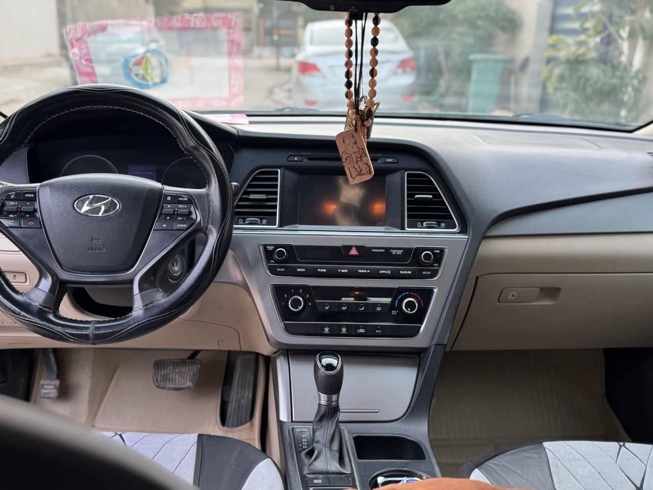 السلام عليكم  سوناتا  2016 وارد امريكي رقم #سليمانيه الجديد حادثها جاملغ وبنيد  فقط  
مكينة 2400  مكفولة من التنقيص والتبخير 
#صدر امامي #خلفي #جديد #تخم تاير جديد 
#باتري جديد #دسكات جديدة 
#ادامة #كاملة 
العنوان #بابل الاسكندريه
#السعر 125  وبيها مجال  للشراي يتصل ونتفاهم 
    ***********

‭***********‬ المحمودية, بابل
