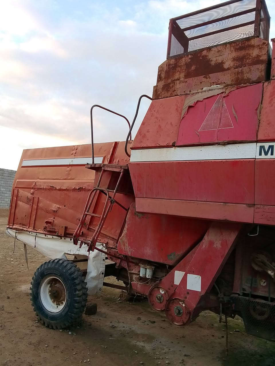 حاصده فوركسن موديل 90 راعيها الشرعي  نينوى بعشيقه رقم التلفوان *********** غير متواجد على فيس
