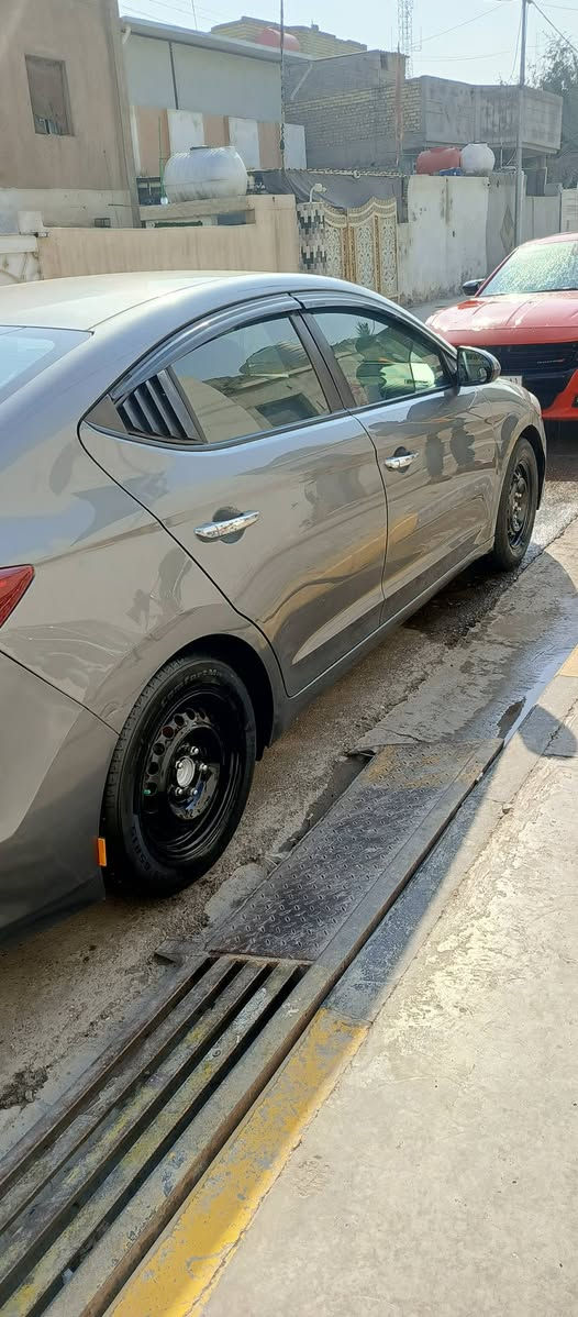 سلام عليكم النترا 18 امريكي سياره
رقم اربيل نكليزي شرط التحويل مكينه كير خير من الله 
مكينه 2000دوش 
  مانقصها شي بيها جاملغ وبنيد سياره نص فول لون نفطي موجود سونارها مكاني واسط العزيزيه ***********سعرها 125بيها مجال اللطيبن
