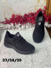 موضفه بيج • مخزن احذيه • سوق شلال