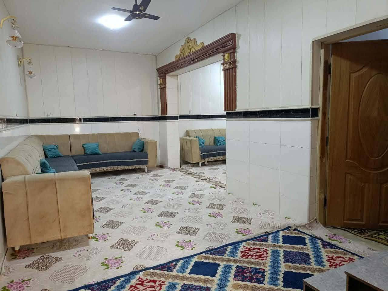 دار للبيع طابو ملك صرف الموقع حي المهندسين المساحه ٣٠٠ متر طابقين ٣غرف نوم صاله هول مطبخ حار بارد مجمع صحيات عدد ٢ بناء قديم نظيف جدا قرب مجمع الامين الطبي الدار يقع على ساحه للاستفسار مكتب النبل للعقار والبناء والهندسه *********** واتساب *********** واتساب
