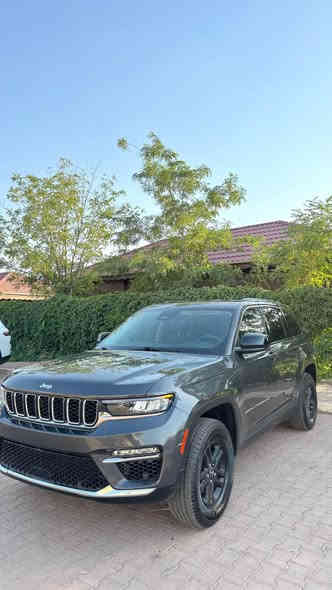 السلام عليكم 
جيب گراند شيروكى 2023
سعر :270 ومجال 
عداد المسافة : 18 الف
حجم المحرك : 3.6L(6سلندر )
ملاحظة : فقط چاملغ صبغ 🛑 اثنين قطع تبديل شركه بدون نقطه دواخل ✅
ارباگ سستم بلادى ✅ 

الموصفات :
فورويل 4x4
شاشة الكتروني 
بصمة تشغيل
بصمة 4 ابواب
تشغيل عن بعد (𝐑𝐄𝐌𝐎𝐓𝐄 𝐒𝐓𝐀𝐑𝐓)
هاند بريك بصمة 
شاشة دشبول ديجيتال
رادار امامي (تحديد مسار)
رادار جانبي  (نقاط عمياء)
رادار خلفي 
حساسات امامي
حساسات خلفي 
نظام : 𝐄𝐂𝐎
نظام : 𝐍𝐎𝐑𝐌𝐀𝐋
نظام : 𝐒𝐏𝐎𝐑𝐓
كشنات هيتر
تحكم استيرن 
استيرن هيتر
تبريد لمس
تبريد مركزي 
لايتات ليد وعدسة زينون بيلادي
بيلاجكتور 𝐋𝐄𝐃 بيلادي
بكلايتات 𝐋𝐄𝐃 بيلادي
ويل كروم
وبعد هواية مواصفات …
‏ ‎تفاصيل اكثر الاتصال علی ارقام التاليه 

‏ WhatsApp - Vibir
☎️[hidden information]
***********
عنوان📍عقره 
‏ اكر
