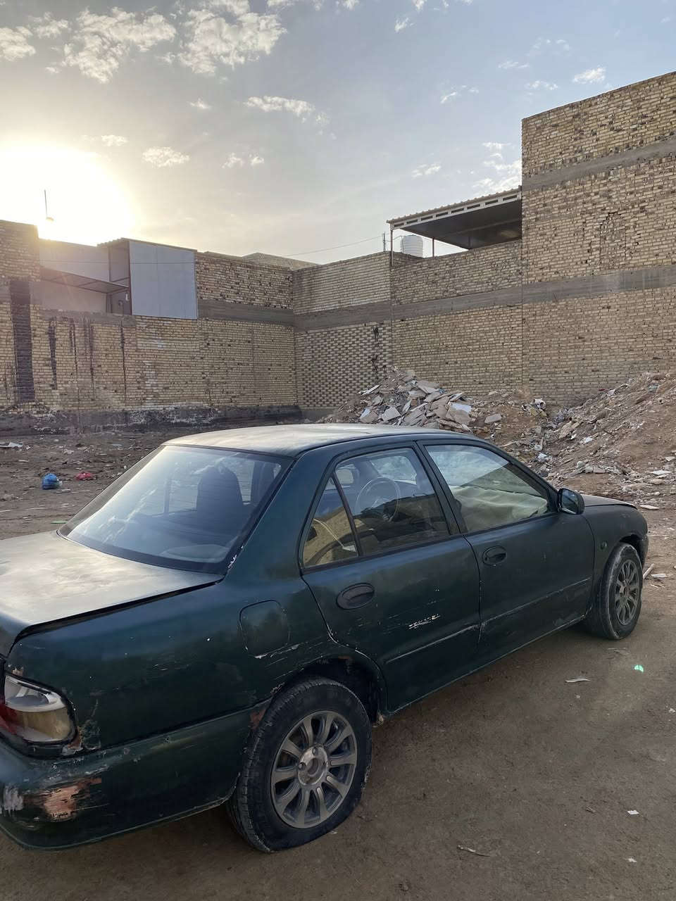 سيارة بروتون موديل 92 للبيع محرك جديد وكلش نظيف وكير جديد السيارة نكره سلف ڪلشي شغال كهربائيات ومحرك اخرس صوته متسمعه والسيارة كابريته يعني انسه صرف بانزين وهستوني مبدلها جديده شويه كشرها تعبان مثل ما بالصوره بَس محرك وكير اكفلهن الك بالباكيت ودواخل جديدة 
سنوية واو وكالة بيها بَس راعيها ماموجود اكفلك سرقة وعشاير سعرها 25 وبيها مجال مكاني نجف
*********** واتساب
