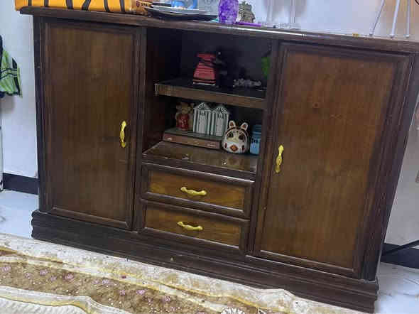 صاجيه باب اول درجه اولى للبيع تفاصيل خاص وبعد بيهه قطعه واجهيه جربايه *********** بغداد
