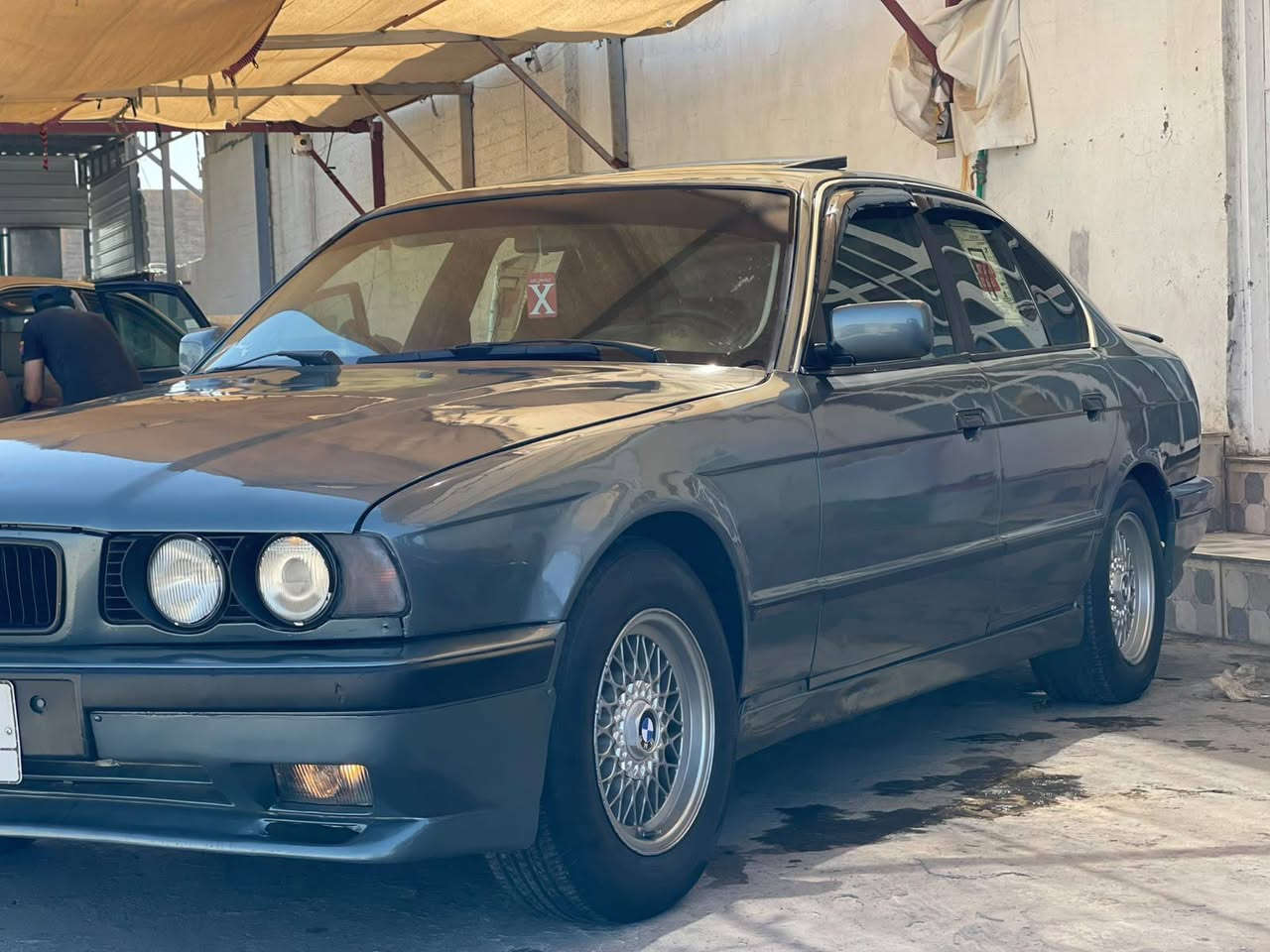 535 رقم بغداد مشروع وطني
محرك مفتوح 35 
كير ومكينه وصدر خير من الله 
تبريد ثلج ساليت شغال بجم عريض 
دعاميت ام موديل 1990
مصبوغه عام بدون ضربه 
السعر 44 وبيه مجال المكان بغداد الاتصال 
***********

