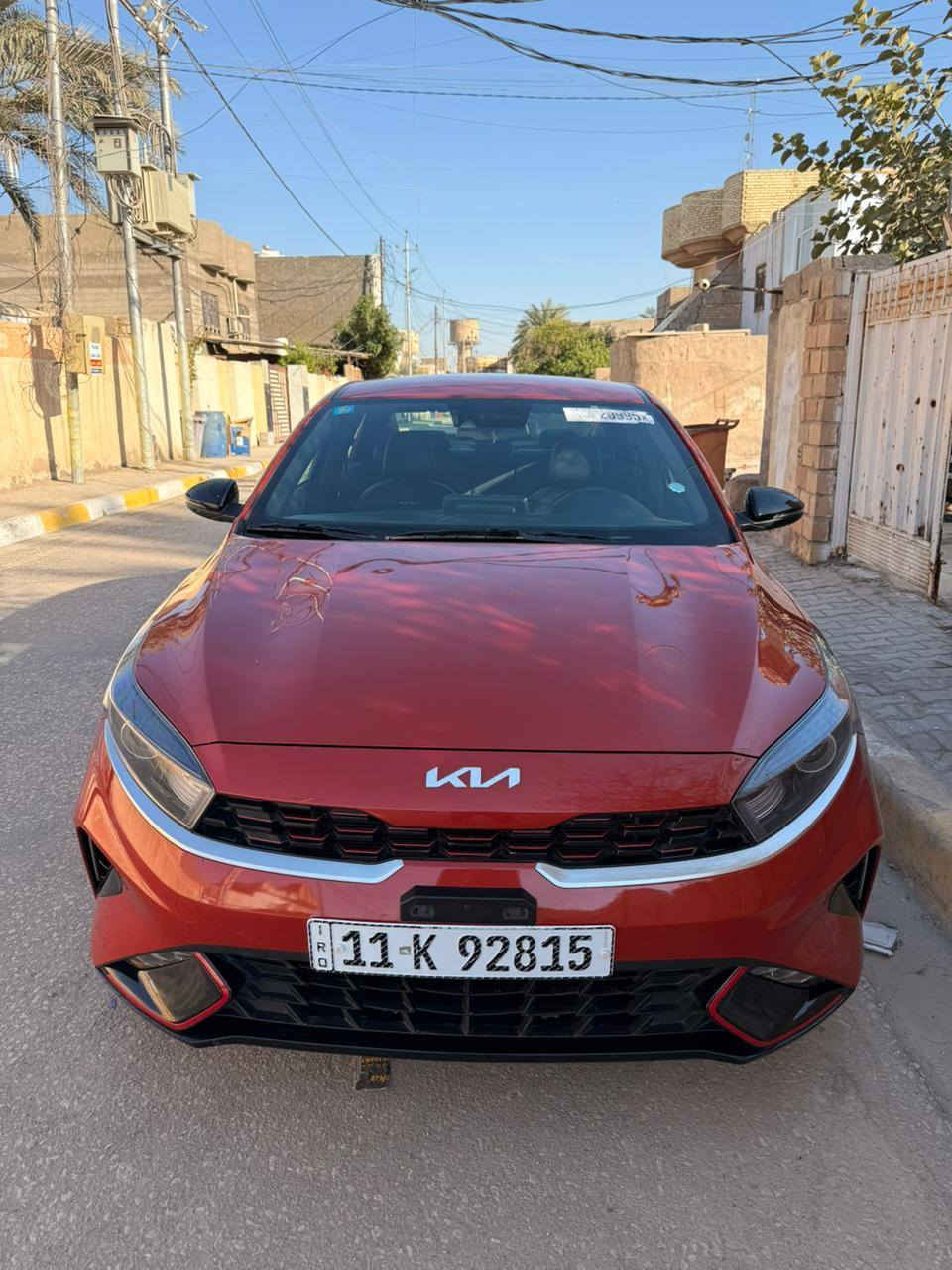 فورتي موديل ٢٣ لون مشمشي  حادثها خدوش موضح بالصور مواصفات بصمة تشغيل عن بعد شاشه كبيره رادارات أماميه وخلفيه وتوقف ذاتي وتحديد مسار ستيرن حرف D تبريد بيانو منفصل كشنات جلد ومخمل اشاير بالمري مري سود ودوسات سود ولد امامي خلفي وبلوجكترات وبعد هواي مواصفات ماذكرتهن ماشيه ٣٧ الف السعر ١٦٤ وبيها مجال بسيط للاستفسار ***********
