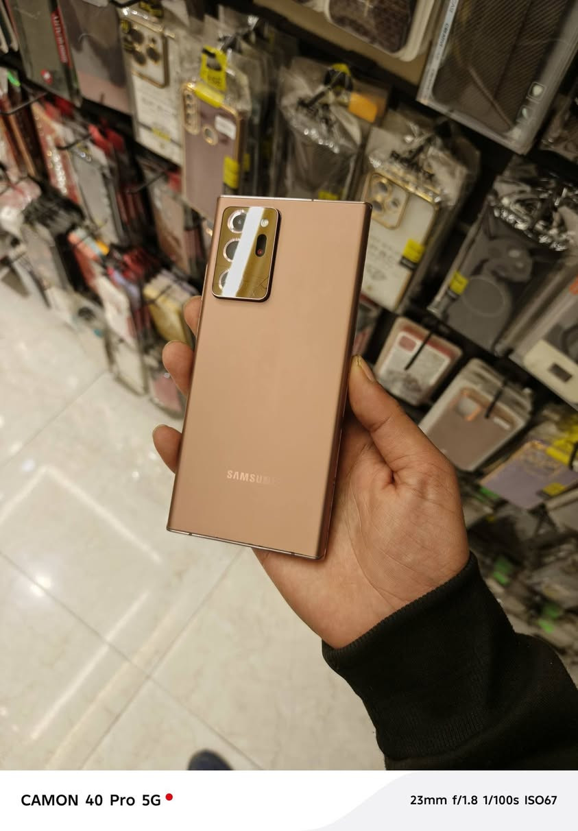 السلام عليكم 
نوت 20الترا 
ذاكرة 256
 شرق الاوسط 
دبل خط 
الجهاز يخبل 
(((فقط بي طخة بل جامة مال الكامرات مامثرة)))ولجهاز كلش نضيف 
 موضح بل صور نضافة الجهاز 
بدون ملحقات فقط جهاز + كفر 

السعر360 الف
مكاني بغداد الكاظمية 
***********
توصيل ماعندي 
متواجد خاص
