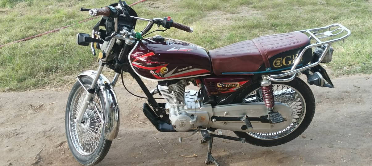 دراجه تايكر ام التاج2025
مكفوله اوراق 
الدراجه خير من الله شلعه ومعدل كامله من كل النواحي تنكر سلف وتطلع ماتذب عليه ربع
السعر700وبيه مجال
مكاني بابل الحمزه الغربي منطقة الخميسيه 
الرقم ***********
