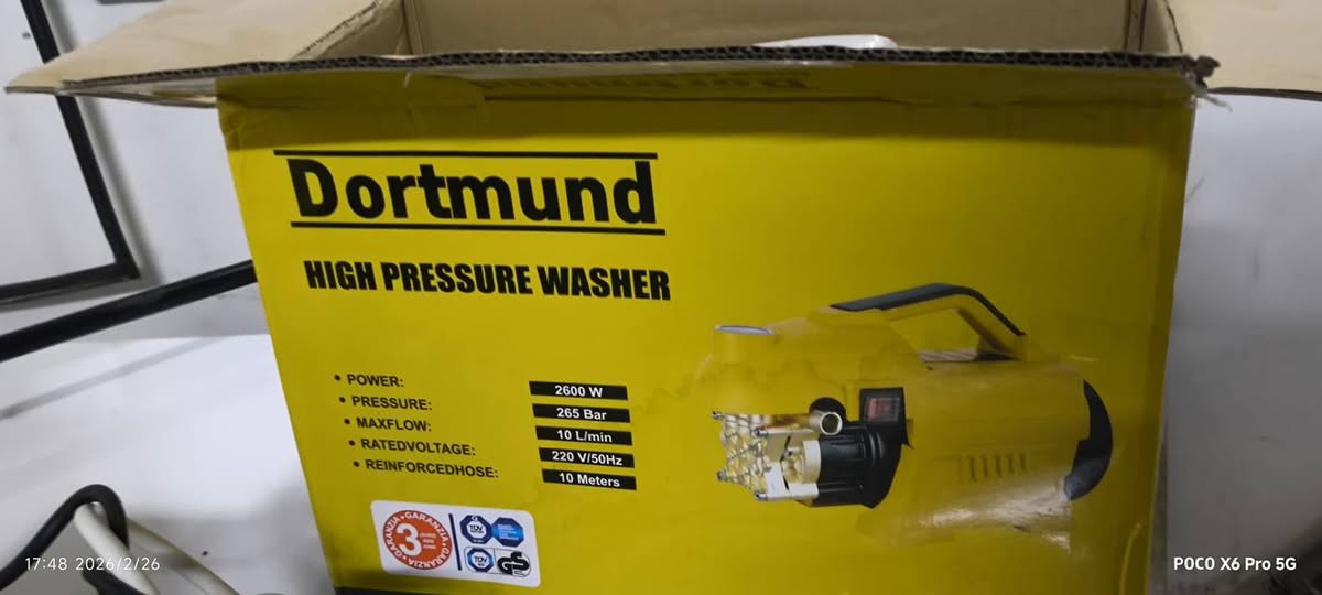 ضاغطة غسل ملف نحاس نوع (Dortmund)استعمال قليل مع كامل ملحقات 
2600W.....265بار
 220V
السعر 60وبيها مجال 
 ***********
 ***********
