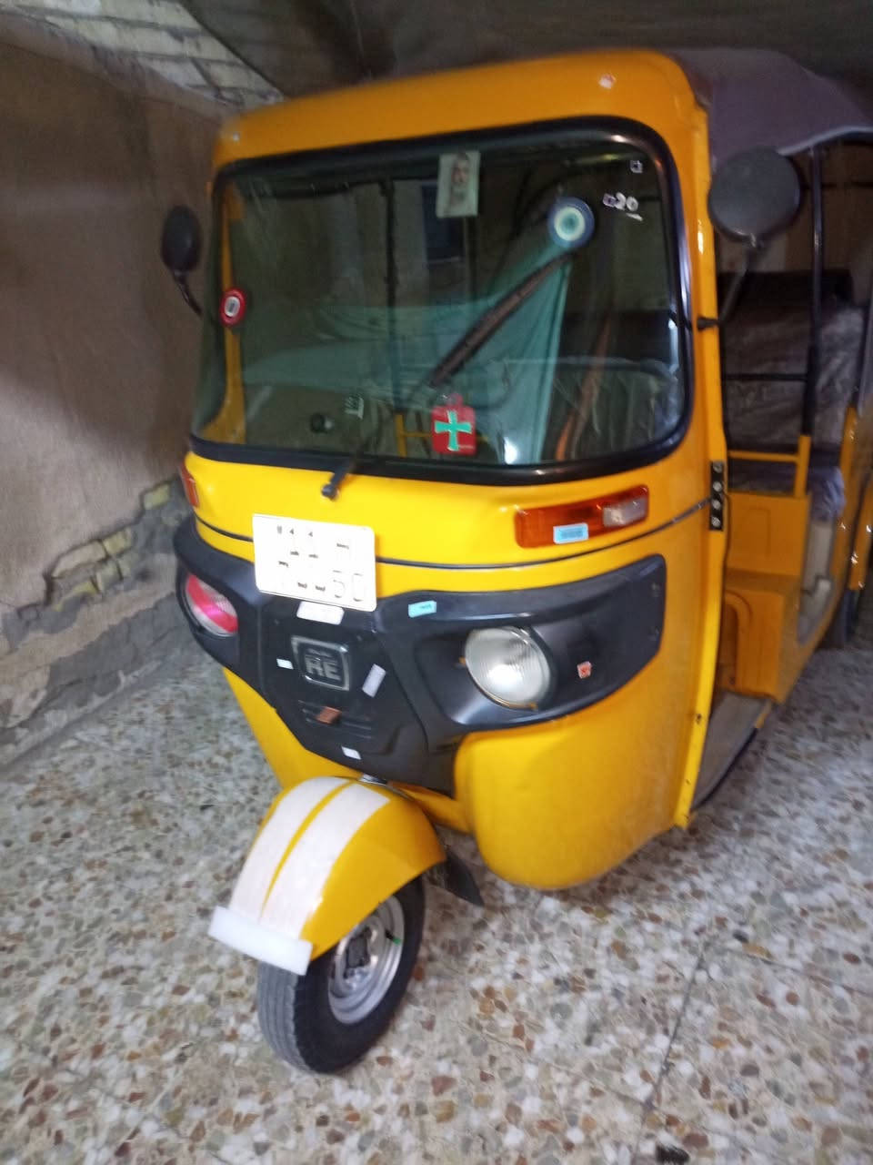 السلام عليكم تكتك 20شهر 12. تكتك جاهزة مابيهة اي نقص كفالة عامة  معمرة بس دوس  رقم نكليزي  غرامة صفر السعر 8وبيهة مجال لشراي مكان بغداد الشعب
***********
