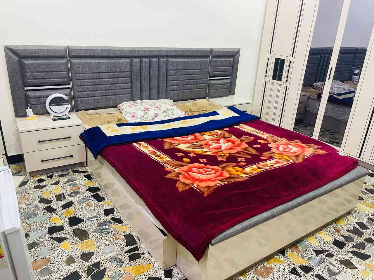 السلام عليكم للبيع غرفة نوم تركيه 10 قطع ستخدام 4 اشهر غرفة جديدة شخط مابيها الاستفسار واتساب (***********) مكان بغداد واتمنه المو شراي لا يكسر بحلال العالم
