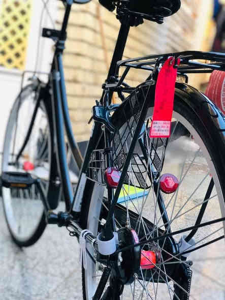 سلام عليكم 
بايسكل بناتي للبيع 
موديل 19
شركه حرفين 
مكفول من الزلغ 
تجي وشوف بعده ما ماشي 
الباسكل جان مخزون 
السعر ١٧٠وبي مجال 
التواصل خاص لو رقم***********
