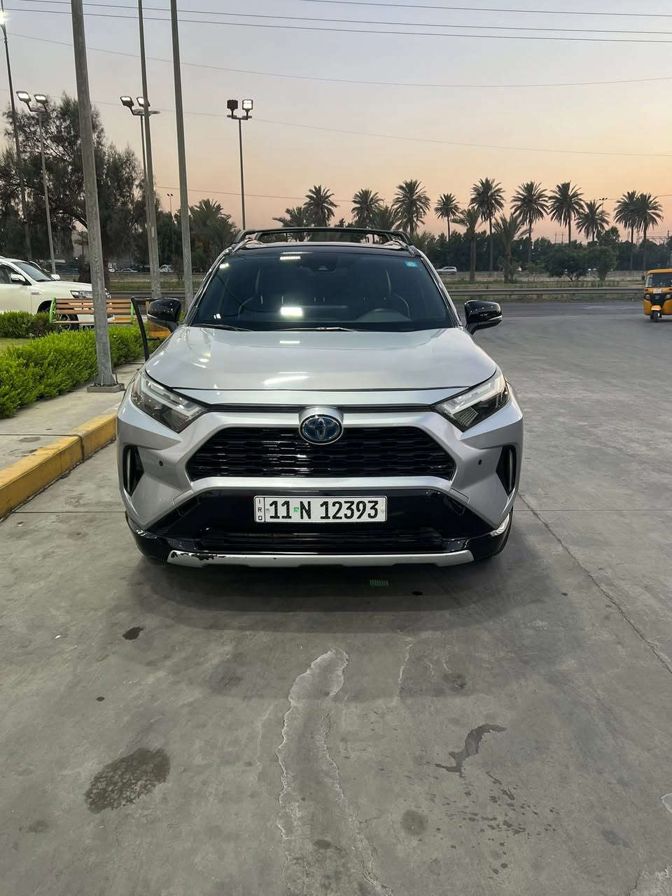 السلام عليكم راف فور ٢٣ للبيع تو كلر اعله فئه xse  صور الحادث بالمنشور البنيد نصه صبغ والجاملغ مبدل لون ماشيه ٢٧ كيلو رقم بغداد بسمي تحويل ثاني يوم السعر ٢٤٠      للاستفسار ***********
