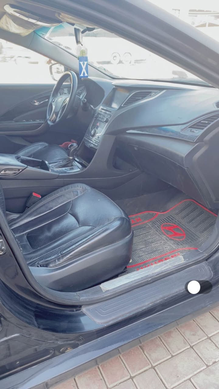 السلام عليكم هونداي ازيرا للبيع موديل 16 رقم شمالي سيارة نضيفة كير محرك مكفول فول مواصفات عدا البانوراما ابيع اقساط فقط مقدمة 80 شهرية 3 ورقات مكاني بغداد للاستفسار *********** متواجد ع واتساب بغداد, العراق
