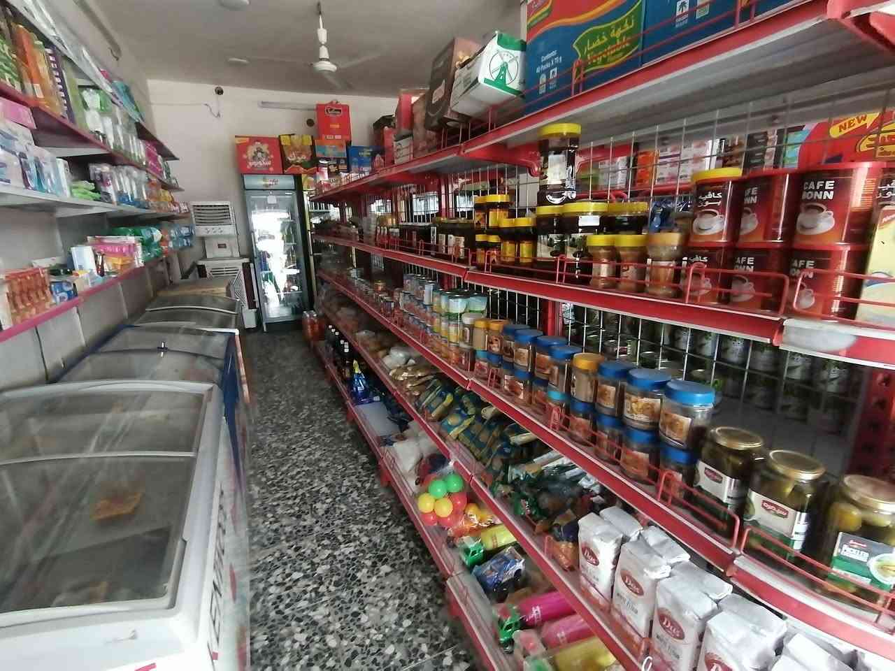 السلام عليكم 
غراض اسواق للبيع 
عارضات 8   ومجمدات 3
سفينه العدد 2 طول الوحده 5 امتار +رفوف 
المكان بغداد معامل الحسينيه 
للاستفسار الاتصال على الرقم التالي 
***********
