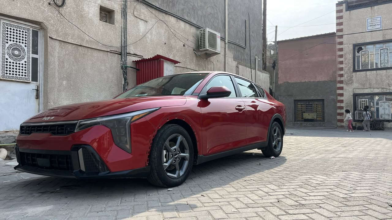 السلام عليكم 
K4 أمريكي 
موديل 2025
ماشية 4الف
فئةLX
حادثها مبين بالصور
ايرباكات  كلهة سليمه 
مازده لد 
بك لايت لد
داخل رصاصي 
بصمة تشغيل عن بعد
رادار كل الجهات 
توقف ذاتي 
توقف خلفي
شاشة متصل 
ثلاث وضعيات للكامره
العنوان بغداد مدينه الصدر
اتصال ***********
حادث خفيف وحلو وبدون ايرباكتن
