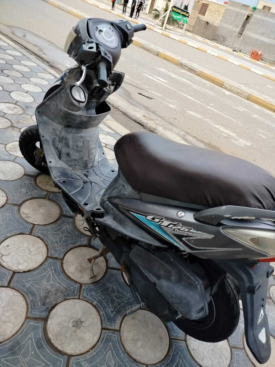 للبيع سيام ياباني 140 GT السعر 300 وبيها مجال ***********
