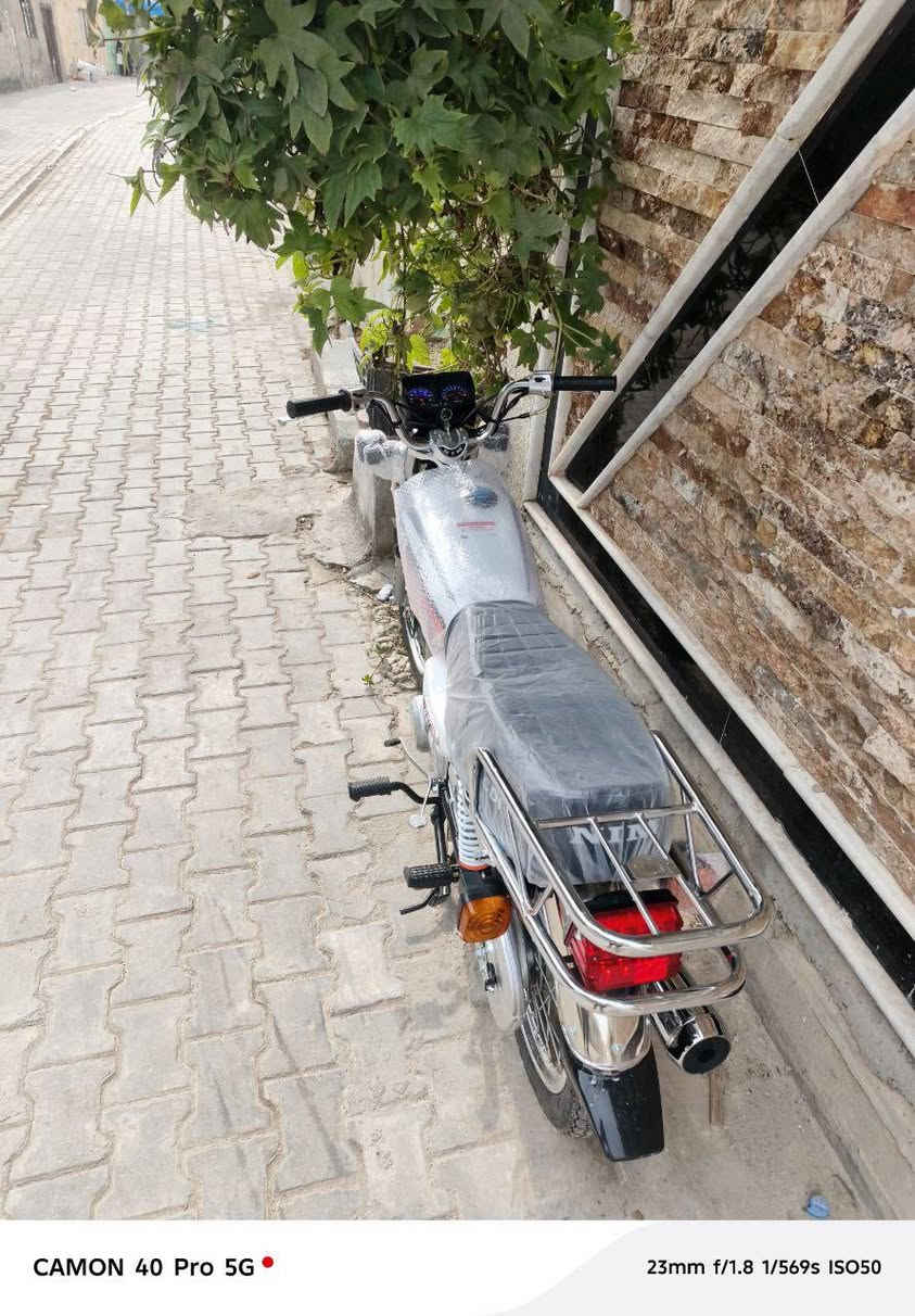 السلام عليكم
نامه امتياز موديل 27 صارله 3 ايام من طالعه معرض بعده الدراجه ع السحك ما مسحوكه السعر خاص او اتصل ع الرقم 

***********

***********
