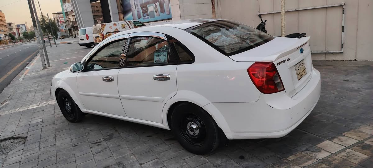 اوبترا موديل ١٢ رقم بغداد باسمي بدون صبغ بدون ضربه بيها بعض تكحيلات بسيطه قماره شوي مكشره ماشيه ١٥٠ تخم تاير باتري مشط ستيرن صدر امامي وخلفي كله جديد سعرها ٩٠ وبيها مجال بسيط ***********وتدللون
