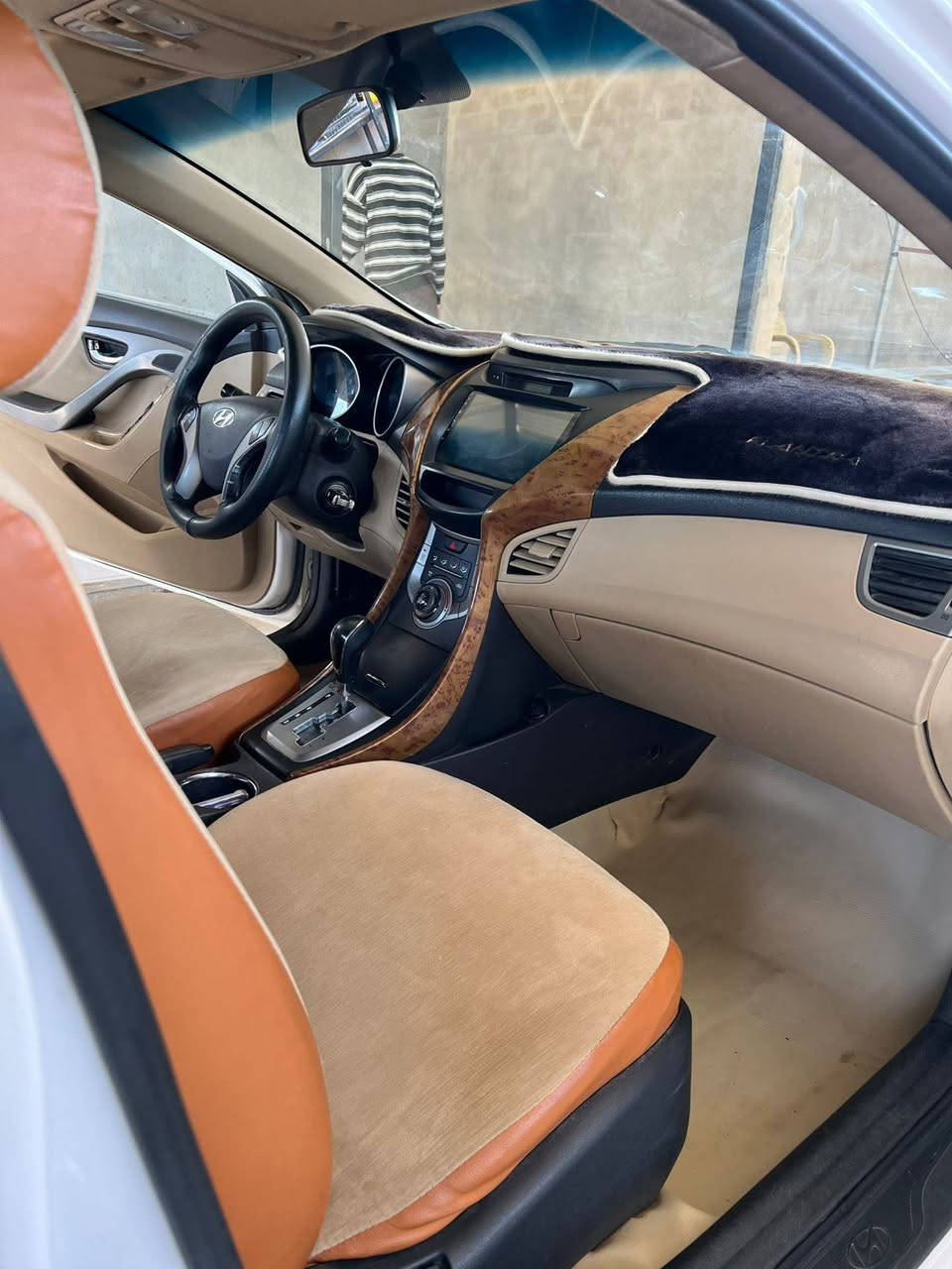 ألنترا ٢٠١٤ للبيع او المراوس  فول عدا البصمه محرك ١٨٠٠
رقم انكليزي 
ثلاث قطع للاستفسار الاتصال على الرقم ***********
