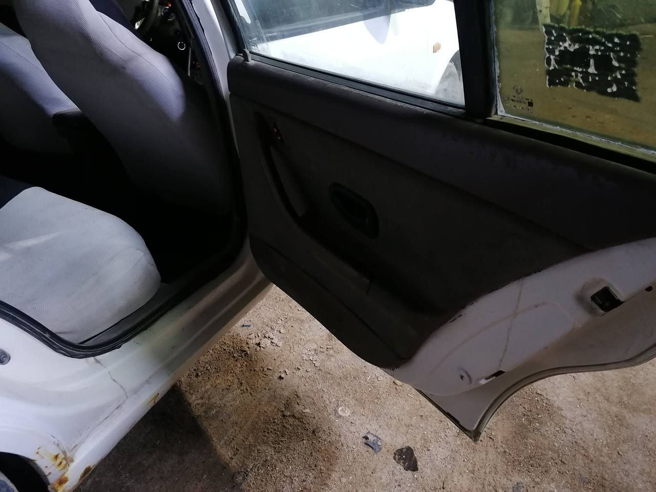 السلام عليكم من رخصه لادمن سمن موديل 11محرك كير نضيفات. حداديه نص ونص تخم تاير باتري جديد كهربائيات شغاله تبريد شغال يرادله بنيد بنيد تعبان ويرادله شويه ترتيب سنويه 28 رقم بصره مشروع وطني 82بيه مجال وترهم مراوس ***********
