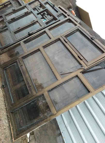 بسم الله الرحمن الرحيم . 
شبابيك المنيوم العدد ١٨ شباك كاملات مع الجام . متوفر جميع القياسات 
العنوان : اطراف بغداد منطقة ابراهيم بن علي .
***********
