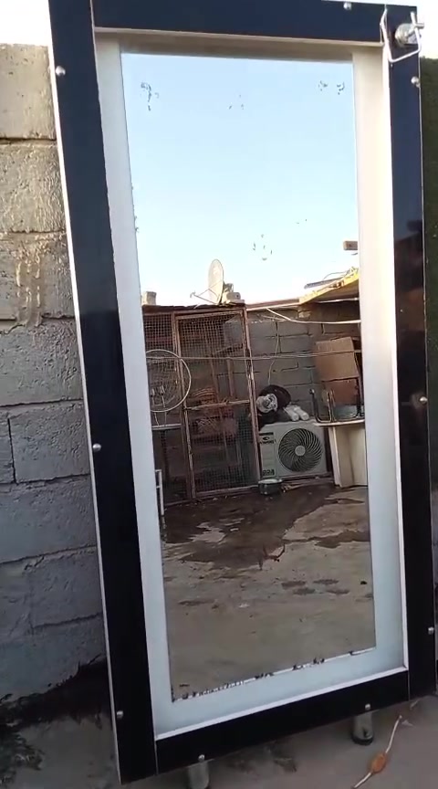 متاح مرايه حلاقه لبيع سعر مناسب مكاني كربلاء ***********
