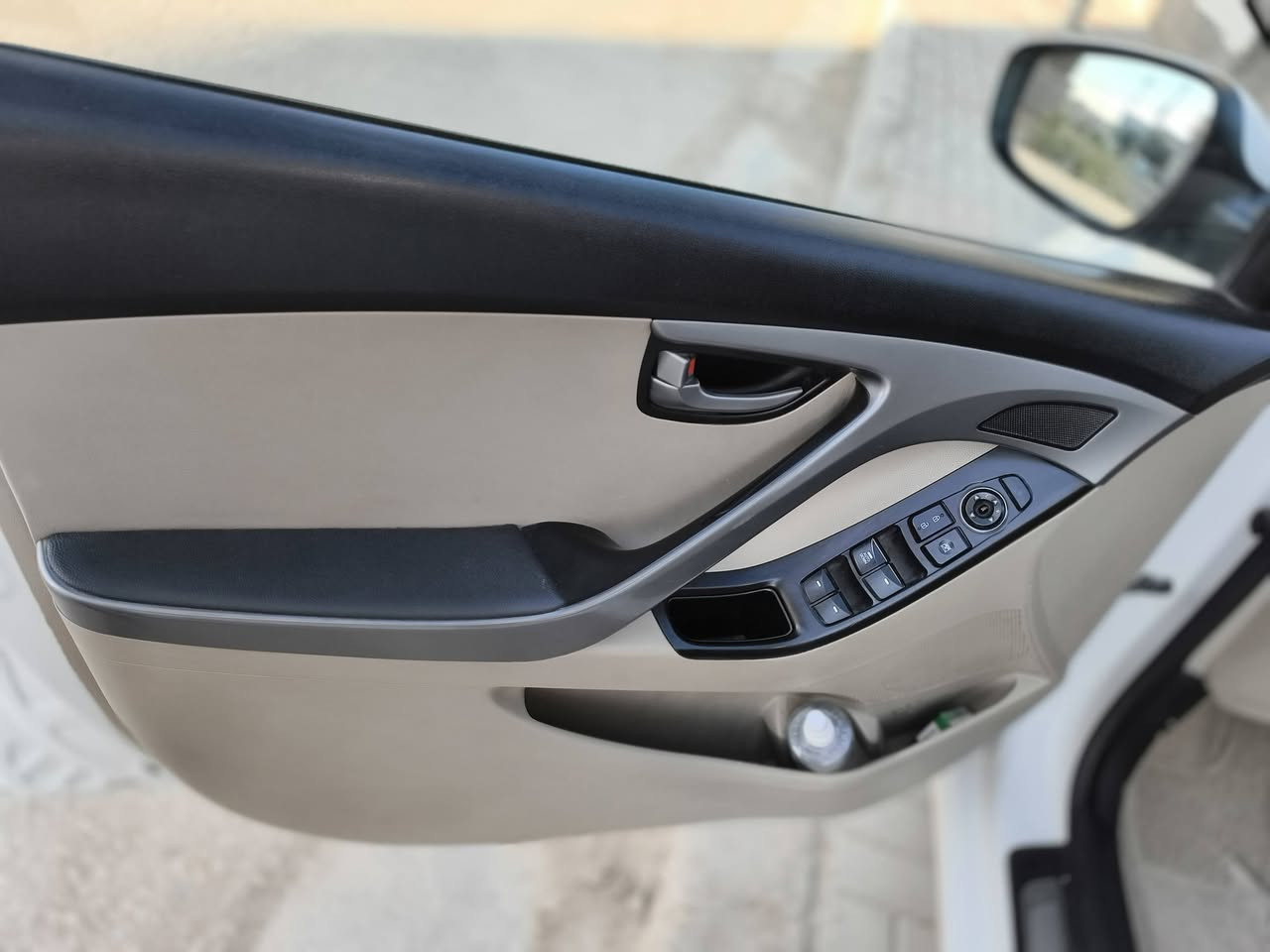 للبيع النترا مكفولة موديل 2015
رقم بغداد ماشيه 125
 العنوان كربلاء الچاير حي الشرطة للاسفتسار اكثر مراسلتي او الاتصال على الرقم ***********

السعر 133 ورقة
