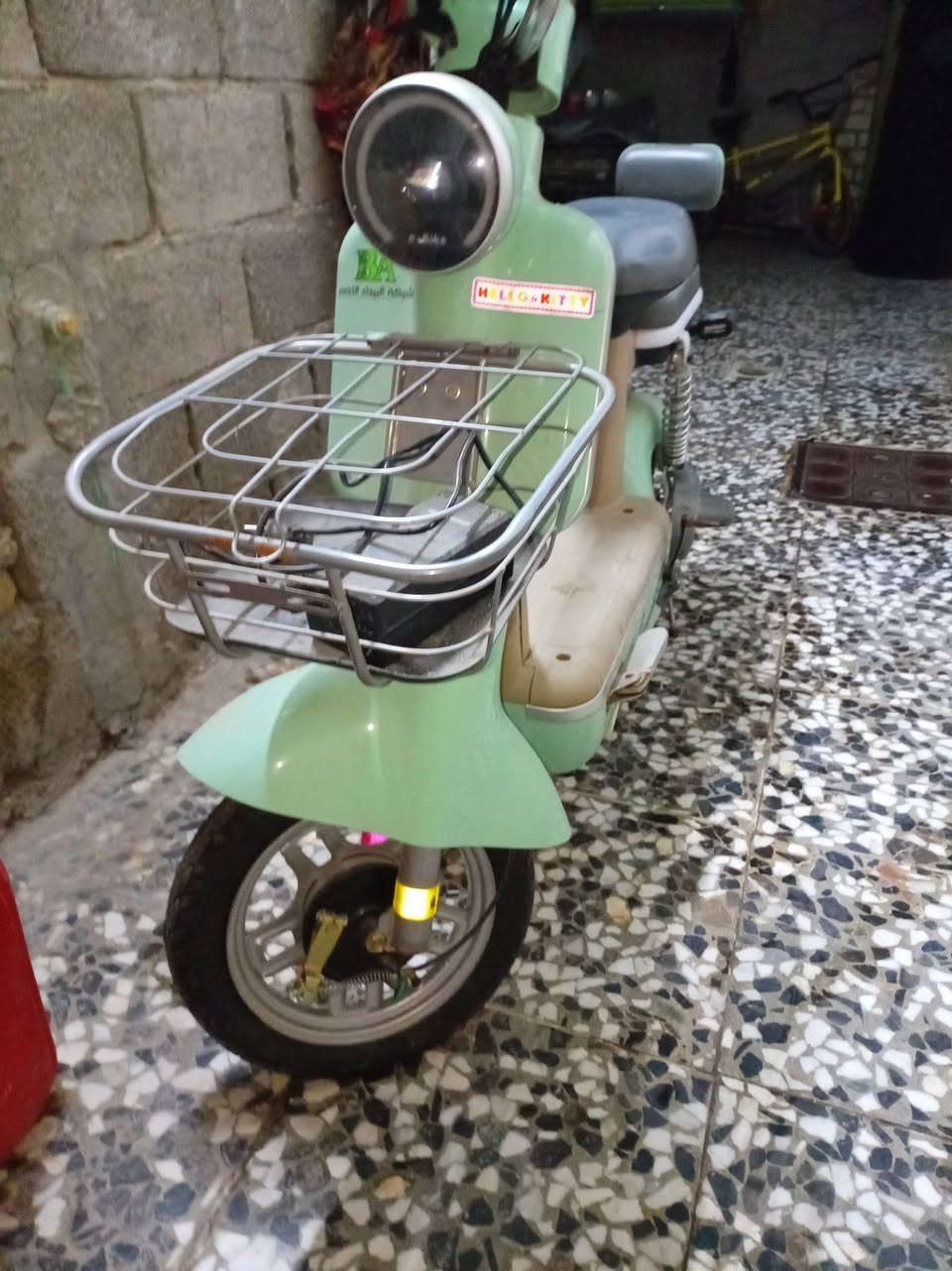 السلام عليكم شباب دراجه شحن للبيع دراجه ما مستعملينها اسبوع واحد وضميناها بالبيت  دراجه ما طالعين بيها لا منها ولا منه دراجه جديده نسختين
*********** الاستفسار على هذا الرقم
