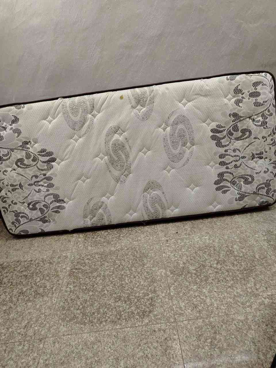 سرير للبيع ويه الدوشك عنوان السيديه سعر مناسب


**إذا كنت صاحب هذا الإعلان وتريد حذفه لأي سبب، رجاءا أرسل رسالة إلى الدعم الفني**