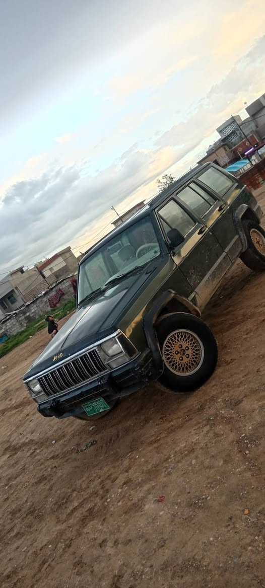 جيب شيروكي للبيع 
***********
***********
