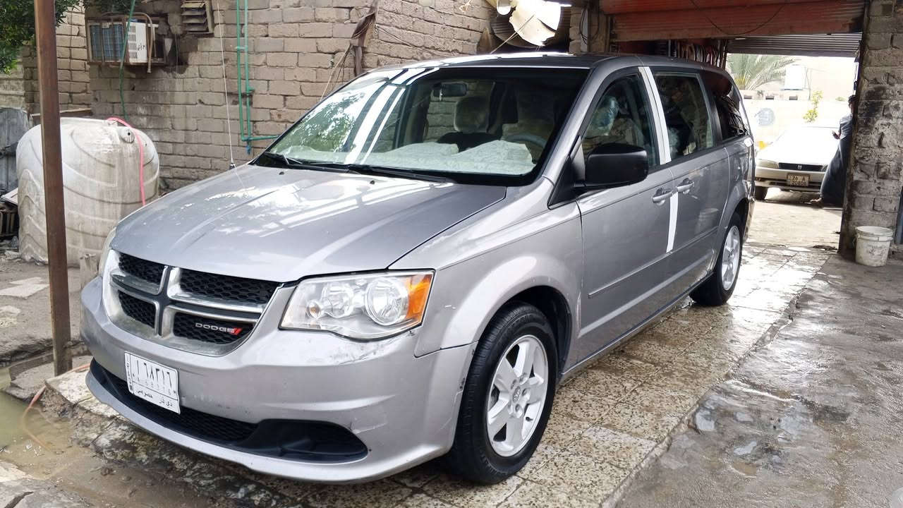 سلام عليكم
دوج كرفان مديل 2015

سياره حلوه ونضيفه 

تحكم مري 
تحكم ستيرن 
كشنات قماش أسود
ألون سلفري 

الرقم ذي قار حره.

مكانه الناصريه مركز 

غير متواجد عل أنترنيت
رقم الهاتف . ***********
رقم صاحب السياره 👆 
حيدر الخاقاني 

أقره المنشور .👆👆
