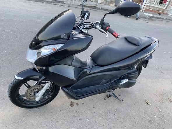 سلام عليكم 
Pcx جيل اول 
ياباني مكينه 125 (jf)
كفاله عامه كفر ومكينه دراجه بالكارتون 
مستخدمه شي قليل 
مال رنبه ماشيه 21 ✅
دراجه مكفوله من الشخط تجي وشوف 👍
العنوان بغداد الرأسه شارع عشرين 
السعر 1750 
***********
