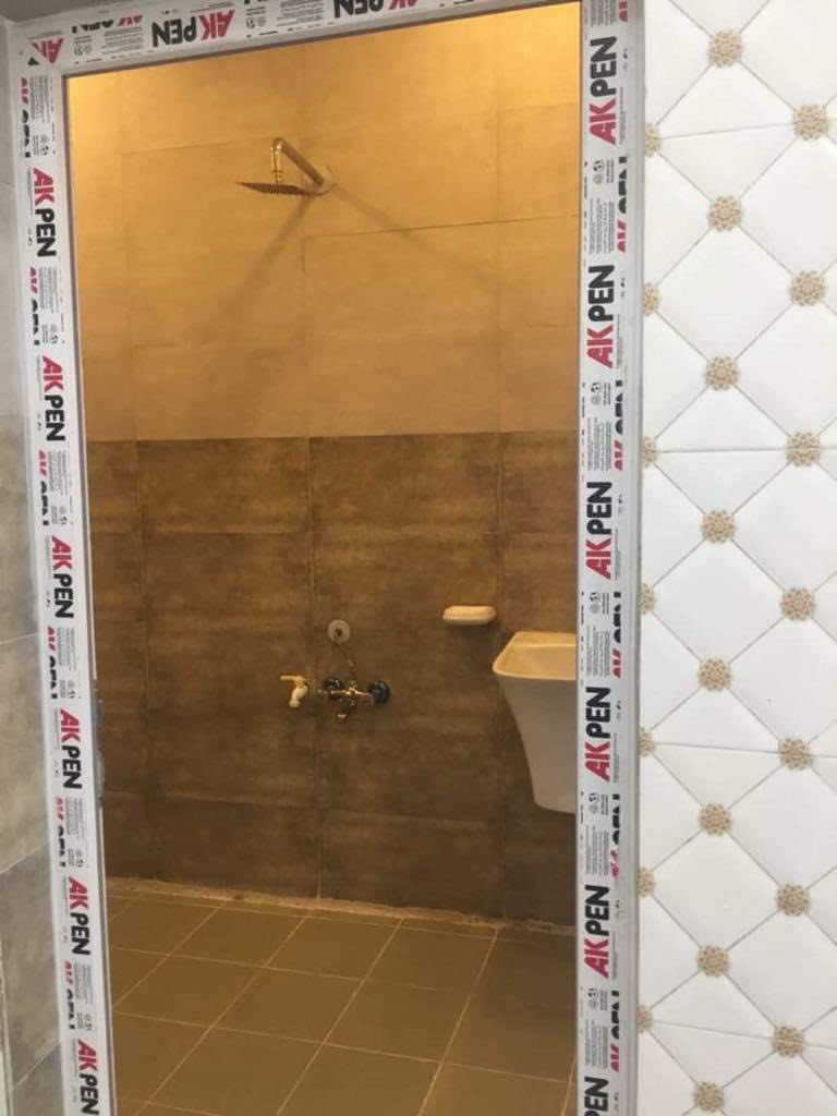 مشتمل طابق اول معزول زيرو للايجار في عرصات قرب سده تفاصيل غرفتين نوم كبار سويت وصاله ومطبخ وصحيات وبالكون سعر الايجار ٧٥٠ الف سكني فقط للاستفسار ***********
