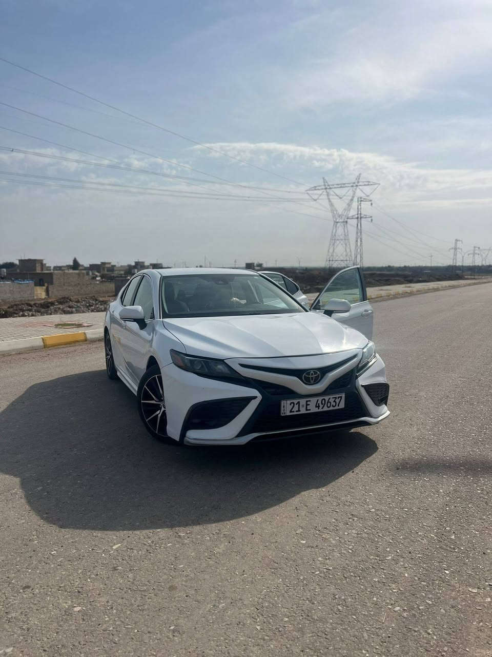 كامري 2022
اس اي 
اللون ابيض 
رقم شمالي 
سنويه 2030 
سياره جديده ماتخلي عليها الف دينار
السعر 200 وبيها مجال 
اتصل ع الهاتف ***********
غير متواجد ع فيس اتصل ودلل
