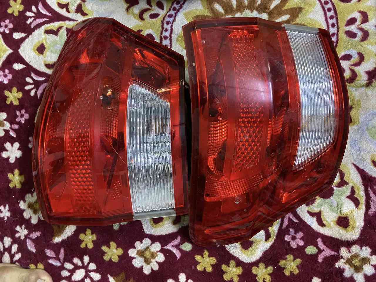 سلام عليكم لايتات مع بكلايت جيب موديل 11 ل 13 ترهم مكاني بغداد ***********
