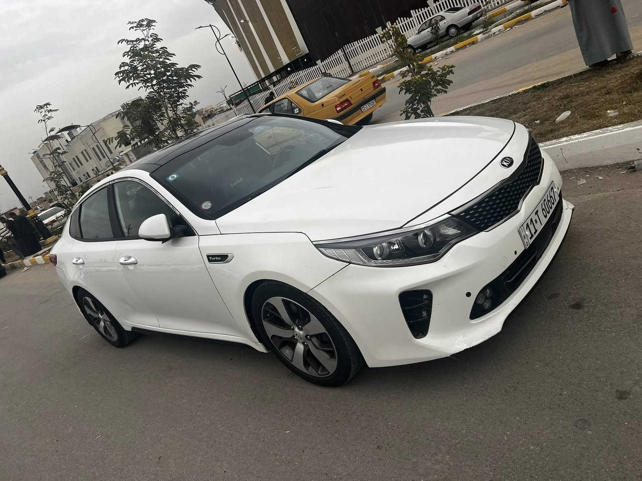 ‎السلام عليكم
‎اوبتما 2016 فول 
1/1 SX Turbo
‎محرك 2000 تيربو 
‎بصمة  
‎كشنات جلد لون ماروني
‎كامرة دواره  خلفيه     
‎بانوراما
‎رادار جانبي تحذير
‎شاشة كبيرة
‎شفتات كير بالستيرن  
‎‏‎نقط عمياء بالمري 
‎مري قلابة مع البك
‎تدفئة وتبريد بالكشنات 
‎كراسي كهرباء وكرسي السكن كهرباء ايضا
‎حساسات خلفية 
‎بردات خلفية
‎مانع انزلاق
‎تدفئة بالستيرن +تدفئه كشنات خلفيه
‎لايت زينون دبل عدسة  ديناميكي يفتر مع الستيرن
‎3 وضعيات للقيادة ايكو وسبورت ونورمال
‎لد ليلي نهاري
‎حساس اطارات
‎‏‎ مثبت سرعة
‎ستيرن حرف D
‎سستم صوت 10 سماعات هارمن كاردن
‎جنطة ذكية وقوف 3 ثواني وتفتح تلقائي
‎نظام ترحيب عند الاقتراب من السيارة تنفتح الاضوية الداخلية
‎دفيوزر خلفي بلادي دبل اكزوز
‎بك لايت لد
‎اضوية ترحيب بيدة البيبان 
‎دوسة كيا نيكل بلادي
‎شاشة اعطال 
‎مري شفط كهرباء
‎بلوتوث وشاحن usp+ابل كار بلي
‎ وتبريد خلفي‎تبريد منفصل يمين ويسار قطعتين
‎تخم تاير جديد اصلي 
‎حدادية جديدة ومناقصها شي ابد
‎السيارة حرة وباسمي بغداد رقم جديد 
‎مكان السيارة الناصريه الحبوبي 
‎السعر 132وبيها مجال 
***********
