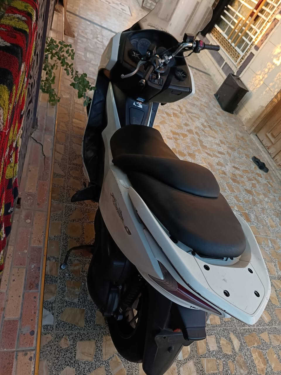 فورزه صفر 12 نضيفه كل نقص مابيها مكينه ناعمه شلعه معدل فول كهربائيات كلها شغاله لايت  زنون ام بي ثري 
تايرات جدد سعرها مناسب  الشراي يتصل 
*********** السعر مليون 100 العنوان بغداد
